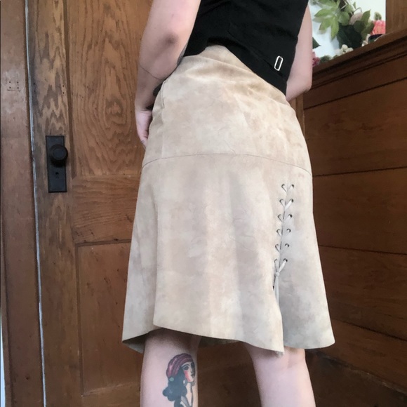 70s inspired suede tie up skirt - Picture 6 of 7